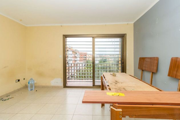 Foto 2 de Piso en venta en Santa Margarida i els Monjos de 4 habitaciones con balcón
