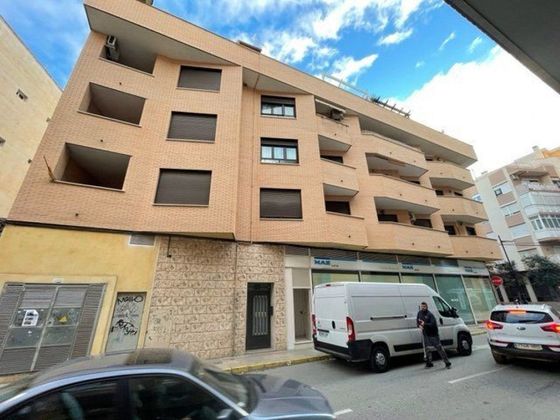 Foto 1 de Venta de piso en Villena de 3 habitaciones con garaje y balcón
