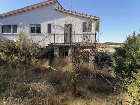 Foto 2 de Casa en venda a Herradón de Pinares de 5 habitacions i 160 m²