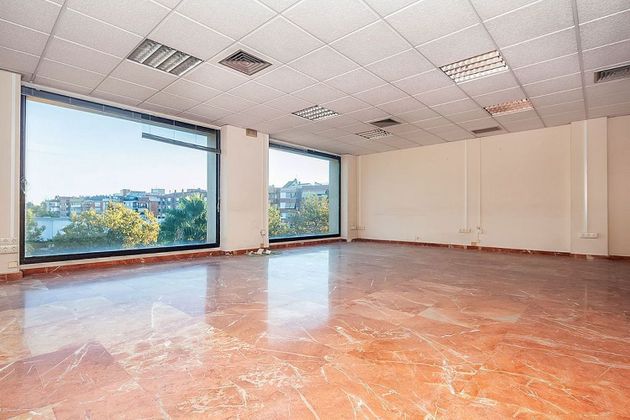 Foto 2 de Oficina en venda a Almeda - El Corte Inglés de 133 m²