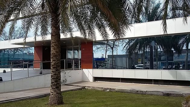 Foto 1 de Oficina en venda a Gran Via del Mar-Zona Universitaria de 433 m²