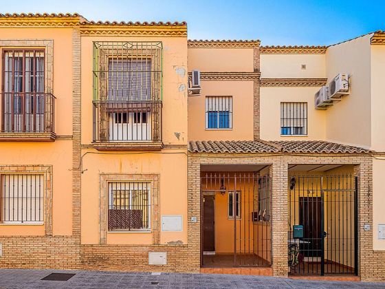 Foto 1 de Casa en venda a Mairena del Alcor de 3 habitacions amb terrassa i garatge
