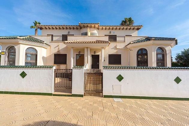 Foto 1 de Casa en venda a Ciudad Quesada de 3 habitacions amb piscina i garatge