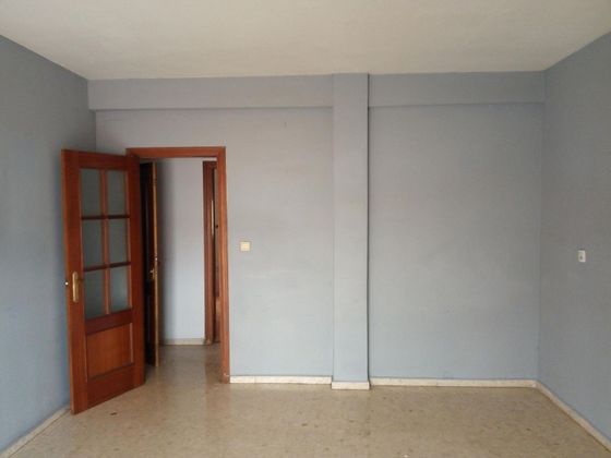 Foto 2 de Piso en venta en Palmete de 3 habitaciones y 82 m²