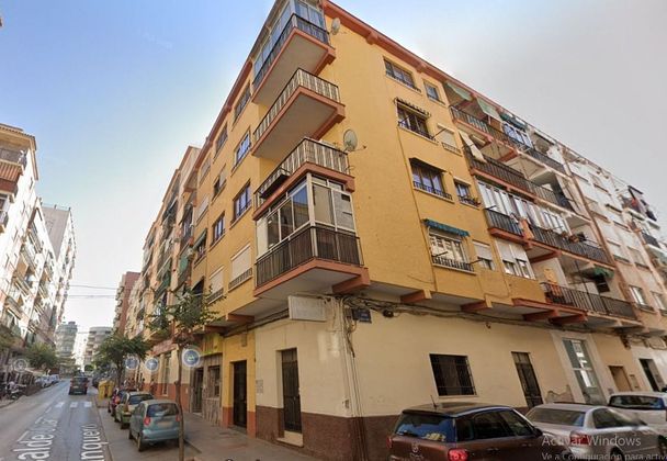 Foto 1 de Piso en venta en Camino Viejo de Málaga de 2 habitaciones con balcón