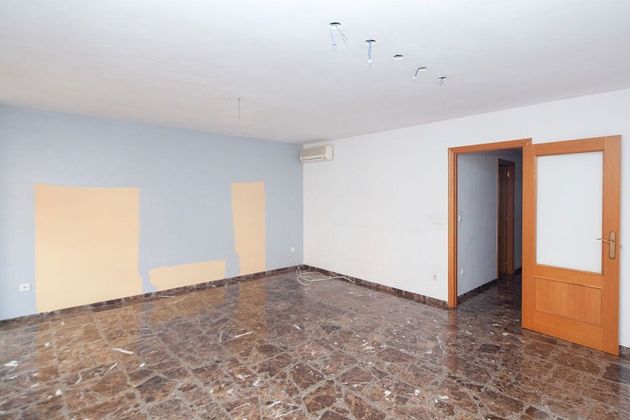 Foto 2 de Piso en venta en Oliva pueblo de 3 habitaciones con garaje y ascensor