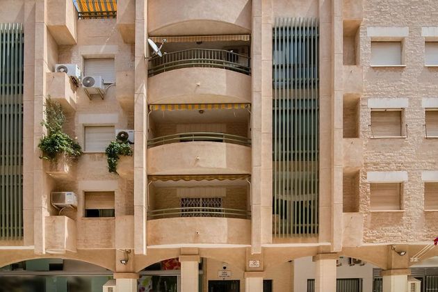 Foto 1 de Piso en venta en Centro - Alcazares, Los de 4 habitaciones con terraza y ascensor