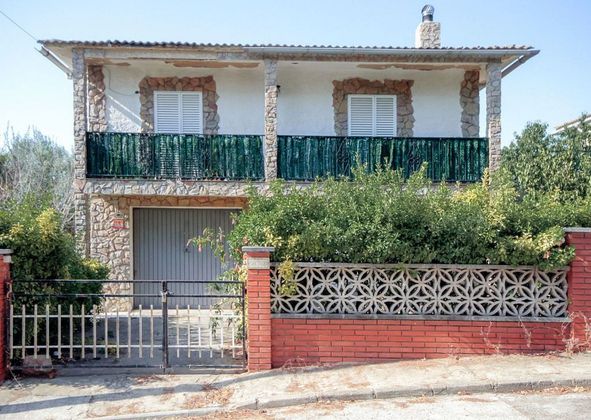 Foto 1 de Casa en venta en Montessol-Can Carreras de 3 habitaciones con garaje