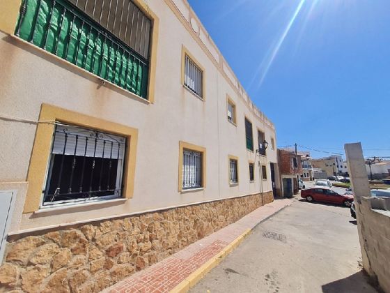 Foto 1 de Piso en venta en Cuevas del Almanzora pueblo de 3 habitaciones con terraza y garaje