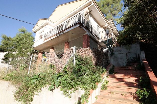 Foto 1 de Casa en venda a Corbera de Llobregat de 4 habitacions i 218 m²
