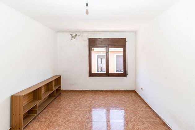 Foto 2 de Pis en venda a Bisbal d´Empordà, La de 2 habitacions i 74 m²