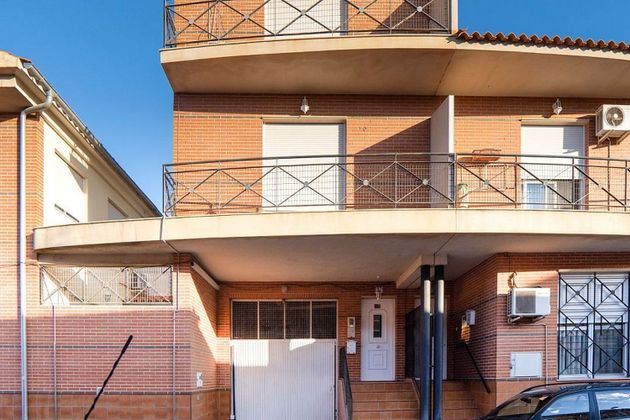 Foto 2 de Casa en venta en Jumilla de 3 habitaciones con terraza y garaje