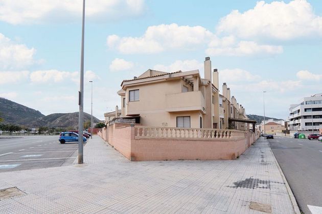 Foto 2 de Casa en venda a Santa Lucía de 3 habitacions amb terrassa i garatge