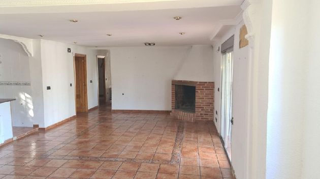 Foto 2 de Casa en venda a Monserrat de 4 habitacions amb calefacció