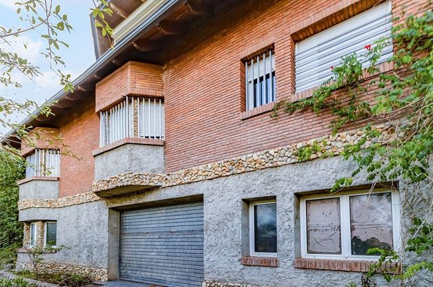 Foto 1 de Casa en venda a Corbera de Llobregat de 5 habitacions i 290 m²