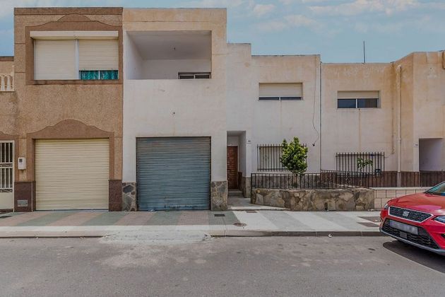 Foto 1 de Casa en venda a Las Cabañuelas de 3 habitacions amb terrassa