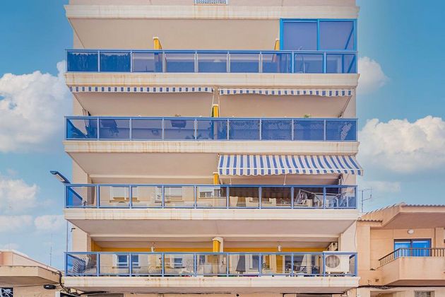 Foto 1 de Àtic en venda a Centro - Torrevieja de 2 habitacions amb terrassa i ascensor