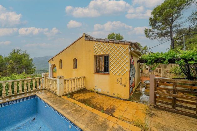 Foto 1 de Venta de casa en Alcalalí de 3 habitaciones con piscina