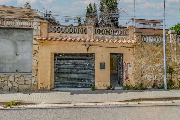 Foto 1 de Venta de casa en Corbera de Llobregat de 4 habitaciones con piscina