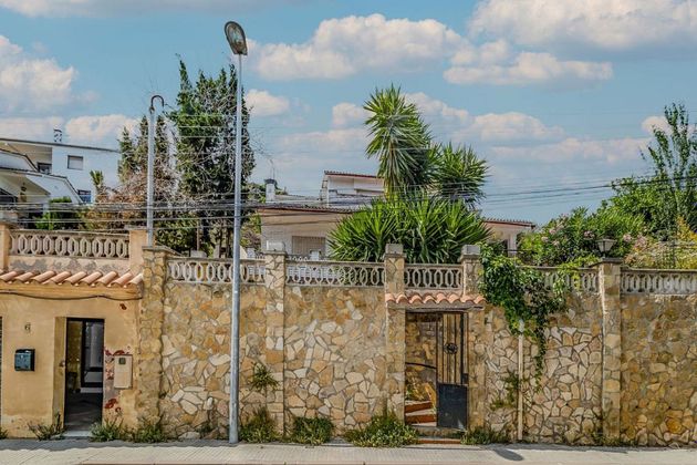 Foto 2 de Casa en venda a Corbera de Llobregat de 4 habitacions amb piscina