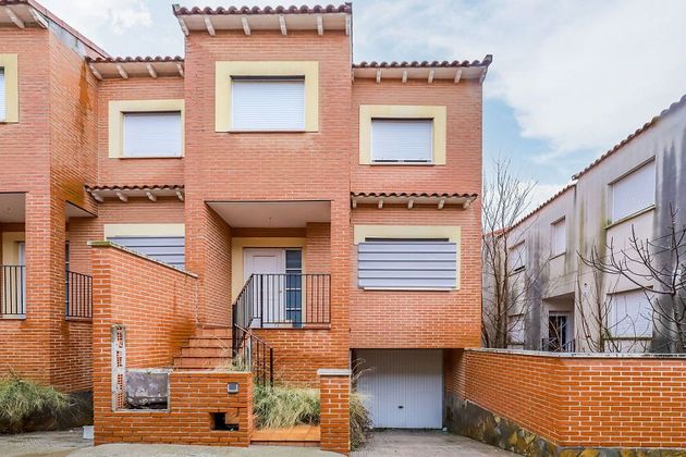 Foto 1 de Casa en venda a Carpio de Tajo (El) de 3 habitacions i 185 m²