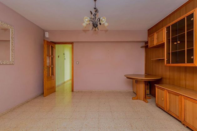 Foto 2 de Venta de piso en El Alborgí de 3 habitaciones y 71 m²