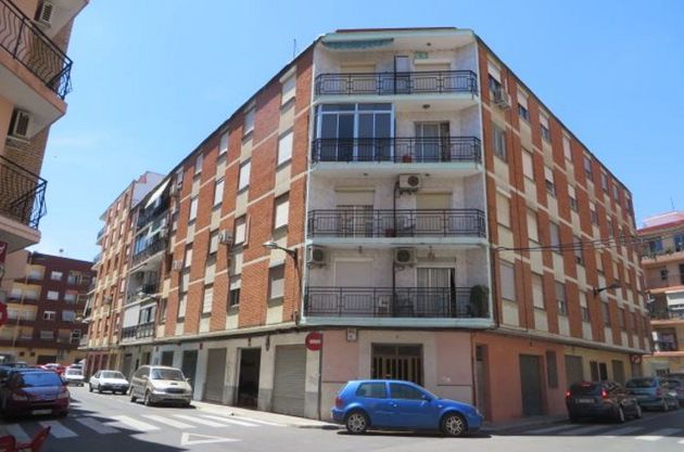 Foto 1 de Venta de piso en Avenida de la Paz de 4 habitaciones con balcón