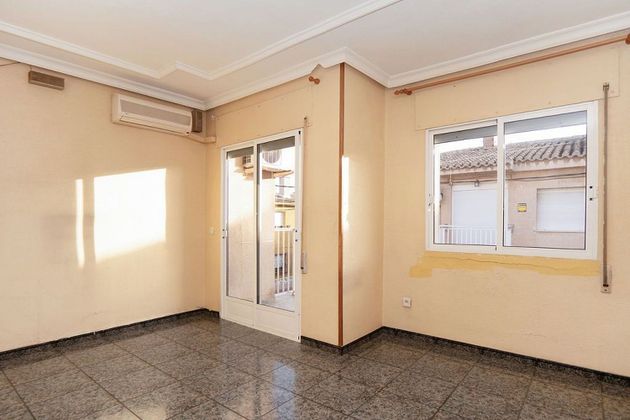 Foto 2 de Piso en venta en El Algar de 4 habitaciones con garaje y ascensor