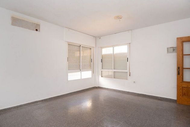Foto 2 de Casa en venda a La Palma de 4 habitacions amb garatge