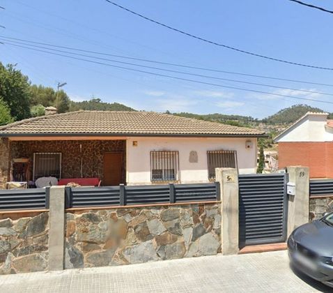 Foto 1 de Venta de casa en Santa Coloma de Cervelló de 2 habitaciones y 305 m²