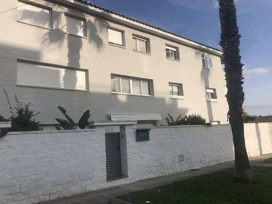 Foto 1 de Venta de piso en Sant Pere de Ribes Centro de 2 habitaciones con terraza y piscina