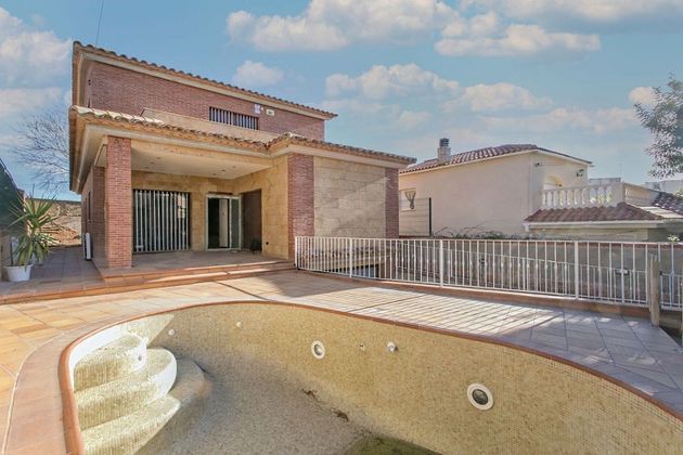 Foto 1 de Casa en venda a La Collada - Sis Camins - Fondo Somella - Santa Maria de 4 habitacions amb piscina i garatge