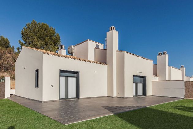 Foto 2 de Casa en venda a Sant Esteve Sesrovires de 3 habitacions amb piscina i garatge