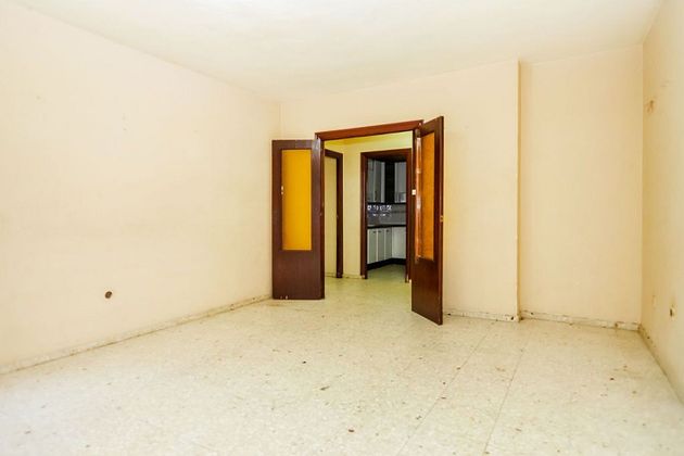 Foto 2 de Piso en venta en Andújar de 4 habitaciones con terraza