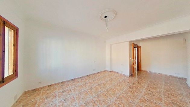 Foto 2 de Piso en alquiler en Marquès de la Fontsanta - Pere Garau de 3 habitaciones con terraza y ascensor