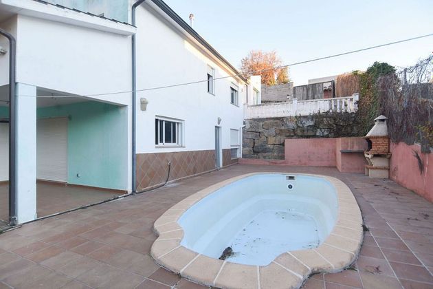 Foto 1 de Casa en venta en Ullastrell de 4 habitaciones con piscina