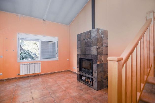 Foto 2 de Casa en venta en Ullastrell de 4 habitaciones con piscina
