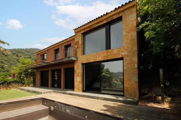 Foto 1 de Casa en venda a Cabrils de 4 habitacions amb terrassa i piscina