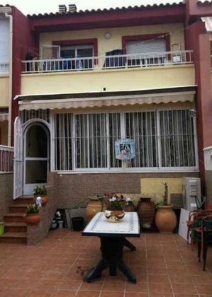 Foto 1 de Casa en venda a Villajoyosa ciudad de 3 habitacions amb piscina i garatge