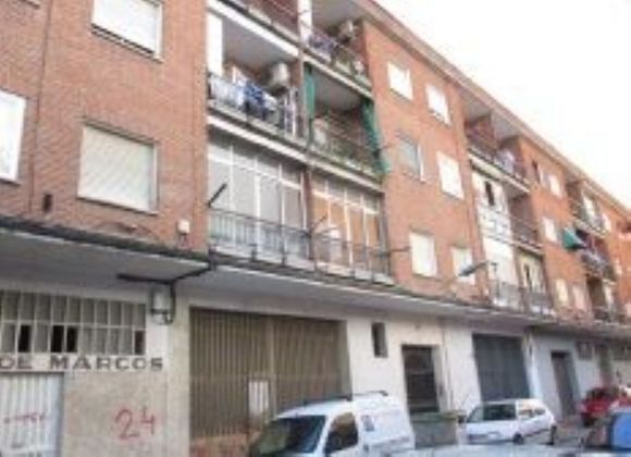 Foto 1 de Venta de piso en Tres Olivos - La Piedad de 1 habitación y 93 m²