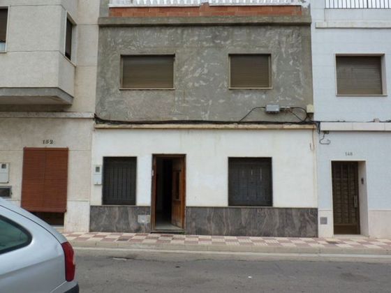 Foto 1 de Casa en venda a Tavernes de la Valldigna de 5 habitacions amb terrassa