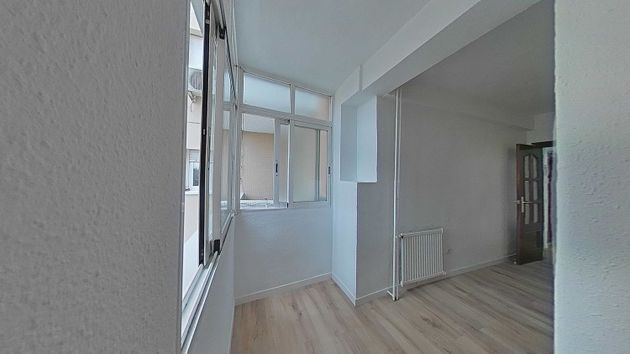 Foto 2 de Piso en alquiler en Zarzaquemada de 2 habitaciones y 63 m²