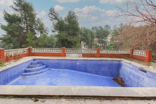 Foto 2 de Casa en venda a Vallirana de 2 habitacions amb piscina i garatge