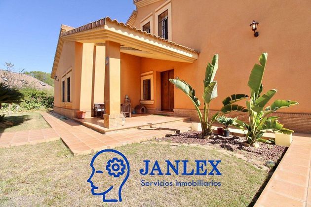 Foto 2 de Xalet en venda a Aljaraque de 5 habitacions amb terrassa i piscina