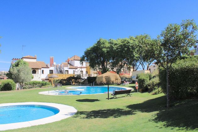 Foto 1 de Casa en venda a Costa Esuri de 3 habitacions amb terrassa i piscina