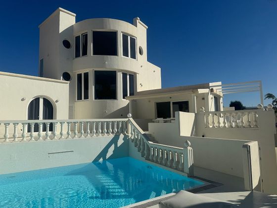 Foto 1 de Chalet en venta en calle Entresala de 4 habitaciones con terraza y piscina