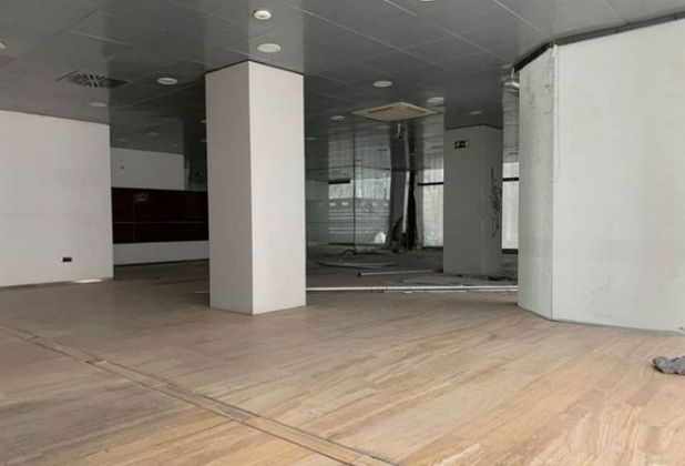 Foto 2 de Alquiler de local en Cortes - Huertas de 435 m²