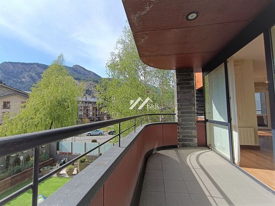 Foto 2 de Pis en venda a Ordino de 3 habitacions amb terrassa i garatge