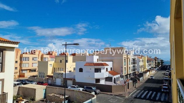 Foto 2 de Àtic en venda a Corralejo de 2 habitacions amb balcó