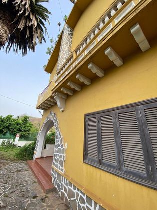 Foto 1 de Venta de chalet en Tacoronte - Los Naranjeros de 5 habitaciones con terraza y jardín